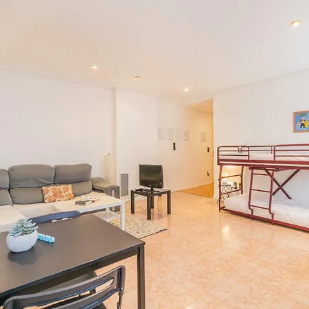 Junto A La Basilica Del Pilar 萨拉戈萨