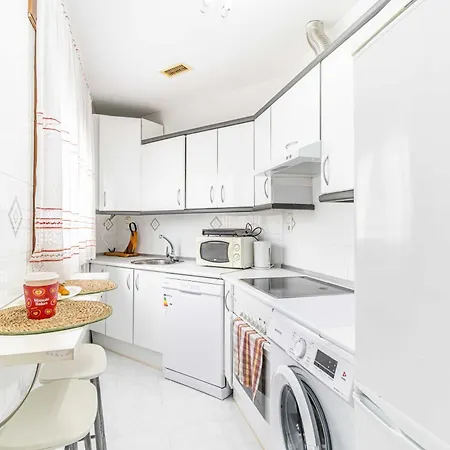 Junto A La Basilica Del Pilar