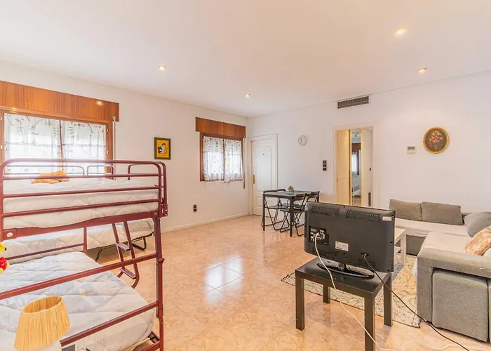 Amplio Junto A La Basilica Del Pilar By Zaragoza